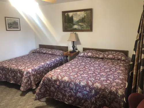 Black Hills Cabins and Motel at Quail's Crossing