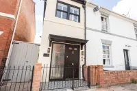 Host & Stay - the School House - 3-Star
