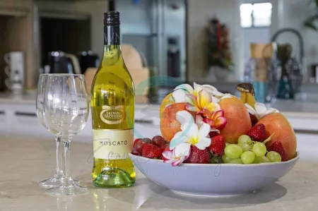 Zenhouse Vista Elegant 5-Br Coastal Haven