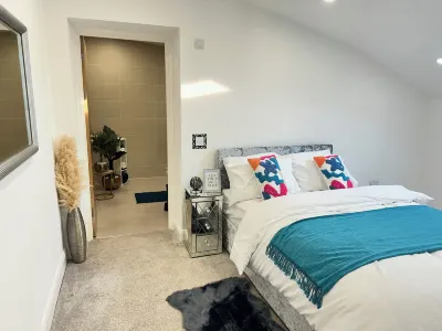 Goodrich Mews Apartment in Dudley Hotel dekat The Dell Stadium