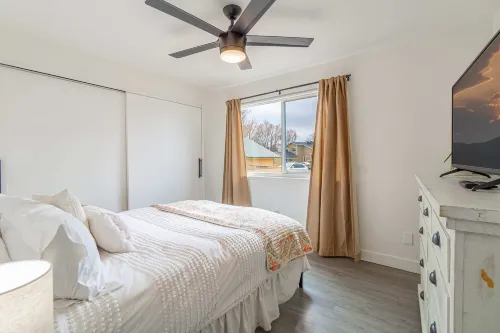Cozy Family Haven in Sparks - Pet Friendly - Fenced Yard