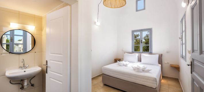 Hillside Elegance Hotels in Fira