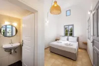 Hillside Elegance Hotels in Fira