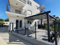 Kastel Novi Elegant and Stylish Apartment with Terrace and Patio Hotels in Kaštel Štafilić