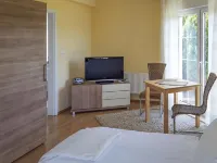 Large, Comfortable Holiday Villa, Private Garden Hotels in Grzybowo