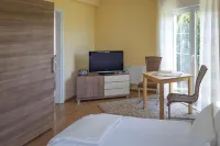 Large, Comfortable Holiday Villa, Private Garden