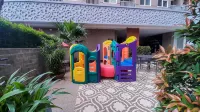 Best Comfy and Modern Studio at Baileys Apartment Hotels in Ciputat