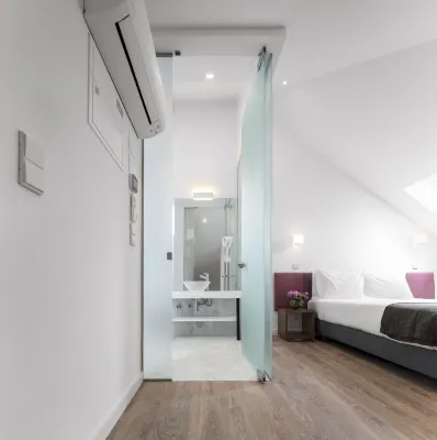 Lisbon Serviced Apartments - Chiado Emenda Hotel di Lisbon