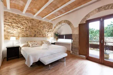 Hotel Can Riera Отели в г. Сельва