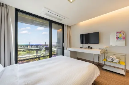 Iro Jeju Отели рядом с достопримечательностью «Привет, остров Китти»