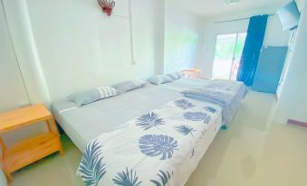 Chomlay Restaurant & Room for Rent