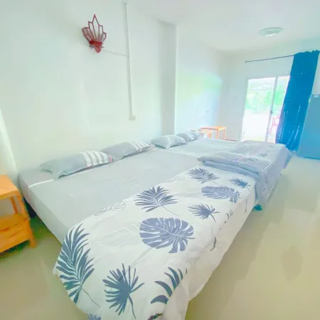 Chomlay Restaurant & Room for Rent Отели рядом с достопримечательностью «Банпхе»