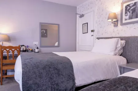 Cromwell Lodge Hotel by Greene King Inns Отели в г. Шоттесуэлл