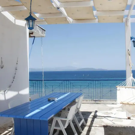 Penthouse & Apartments by the Sea Airport Airstay