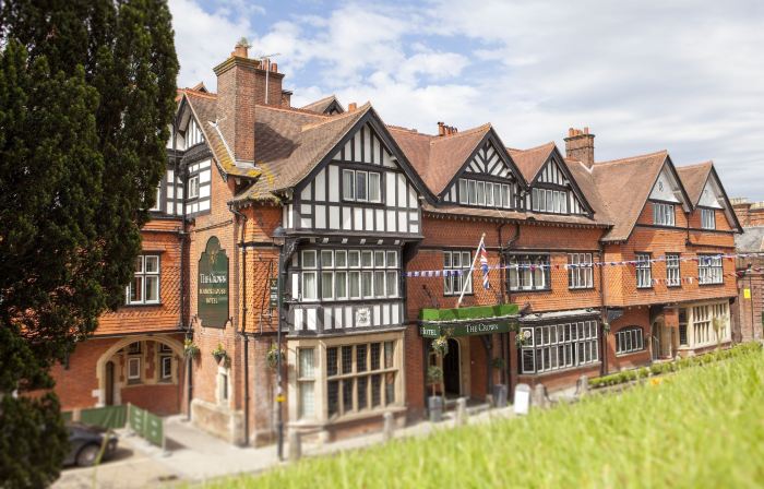 The Crown Manor House Hotel