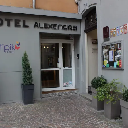 Atipik Hôtel Отели рядом с достопримечательностью «Замок Анси»