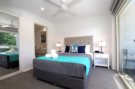 Apartments 521