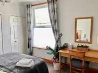 Purple Cloud Cottage Hotels in Portsmouth