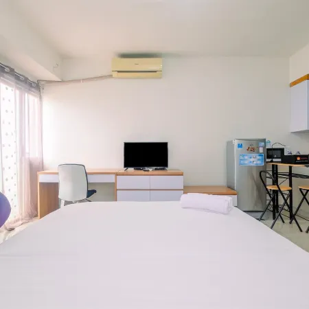 Chic and Cozy Studio Park View Condominium Apartment