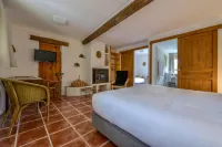 Domaine de Fraisse Hotels in Aude