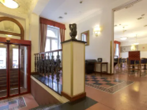 Hotel Tivoli Prague โรงแรมในปราก