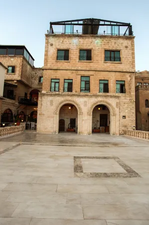 Tuğhan Hotel Отели в г. Мардин