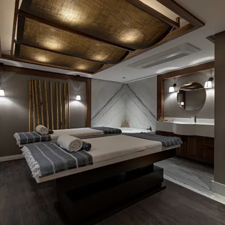Gleam Collection Hotel