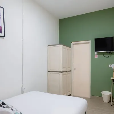Social Hub by TwoSpaces Hotel dekat Stasiun Pesing