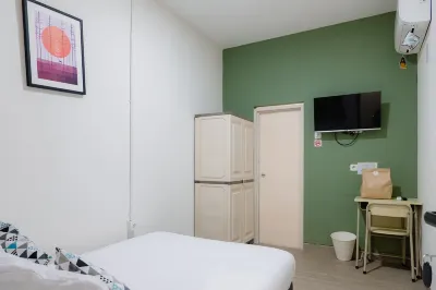 Social Hub by TwoSpaces Hotel di Jakarta Barat