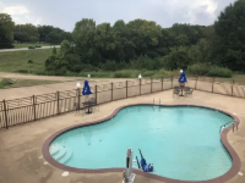 Weston Inn & Suites Hotels in Rusk