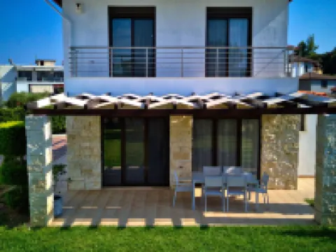 Friday Mood Hotels in Pallini