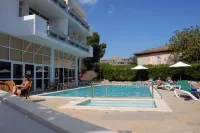 Apartamentos Martha's Hotels in Palmanova