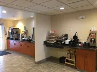 Microtel Inn & Suites by Wyndham Rice Lake - breakfast