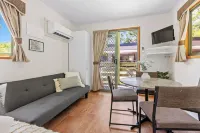 Tasman Holiday Parks - South Bright - balcony