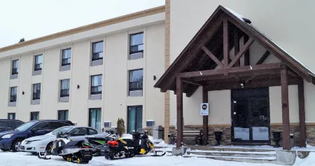 Red Maple Inn and Suites