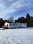 Newly renovated home with UTV/Snowmobile access to the Cheese County Trail!