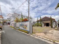 Penginapan Garuda Batu - parking