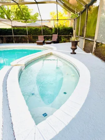 Tampa Luxury 5BR Estate with Pool + Golf Views