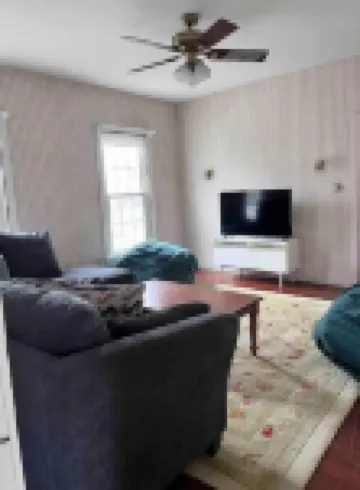 Spacious downtown Saco getaway!