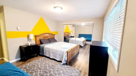 2 Levels 2 Bedrooms with Office Spaces Отели рядом с достопримечательностью «ZoomCare»