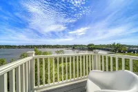 Hot Tub - Game Room - Saugatuck/Douglas - Three Bedroom - Sleeps 8