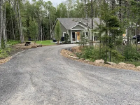 Shipbuilder's Retreat, Unit 2, Sleeps 6, 5 minutes to Harbor Hotels in Boothbay
