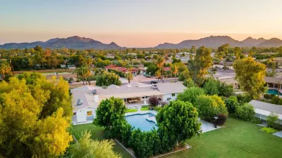 Stunning Scottsdale Villa with Modern Features, Pool/Spa, and Soccer!