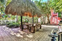 Well-Located & Equipped Beach Condo w/Shared Pool, Washer/Dryer, Free WiFi Hotels in Anna Maria