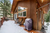 Direct Creek Access and Stunning Forest Views - Tranquil Secluded Cabin Hotel a Clear Creek County