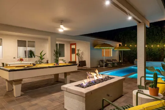 Luxurious Backyard with Heated Pool and Spa - Stunning Oasis