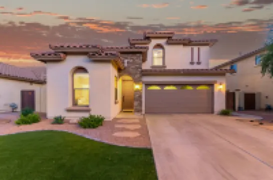 Heated Pool and Spacious Backyard Fun - Stunning Modern Oasis