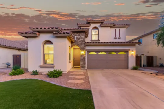 Heated Pool and Spacious Backyard Fun - Stunning Modern Oasis