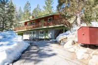 Walk to Palisades Village Pet Friendly 2BR Chalet