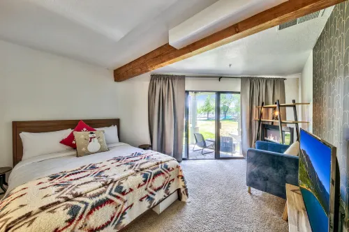 Marina Access and Cozy Fireplace - Charming Family Retreat